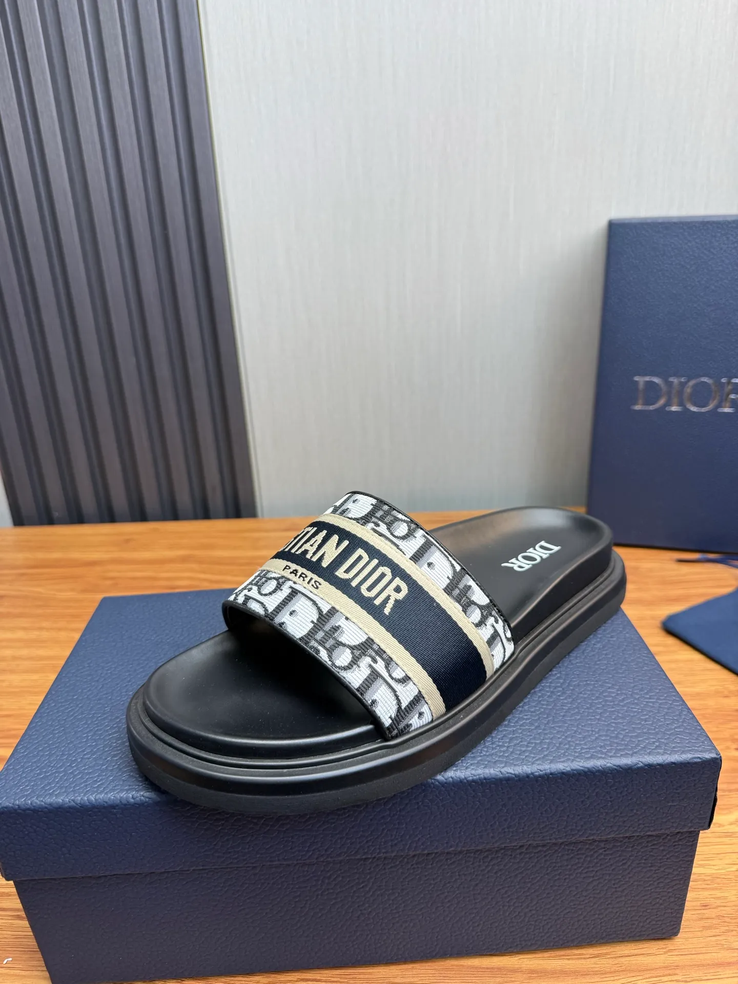 Men's shoes 260💰 Dior. Men's slippers🩴Official website 1:1 production 38-45 size 45 46 🉑️Customized original material shipped✅